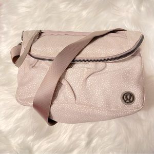 Lululemon All Night Festival Bag, 5L Travel Crossbody Messenger